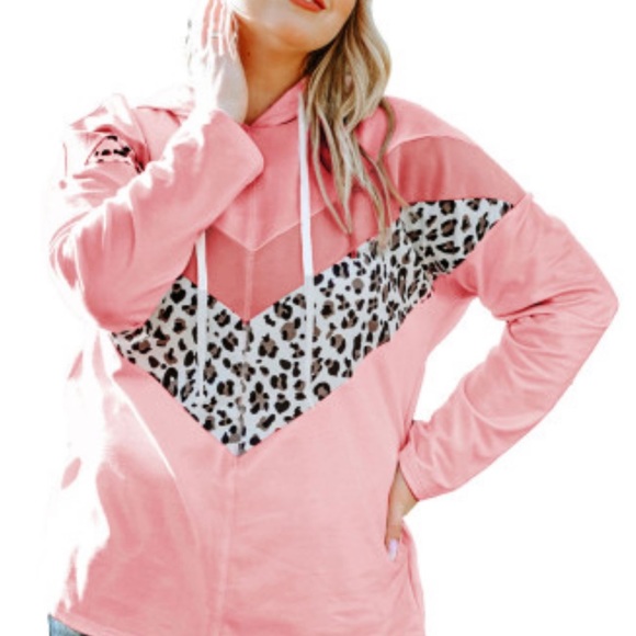 Sold! Pink Chevron Hooded Top 🌸‼️ - Picture 7 of 13